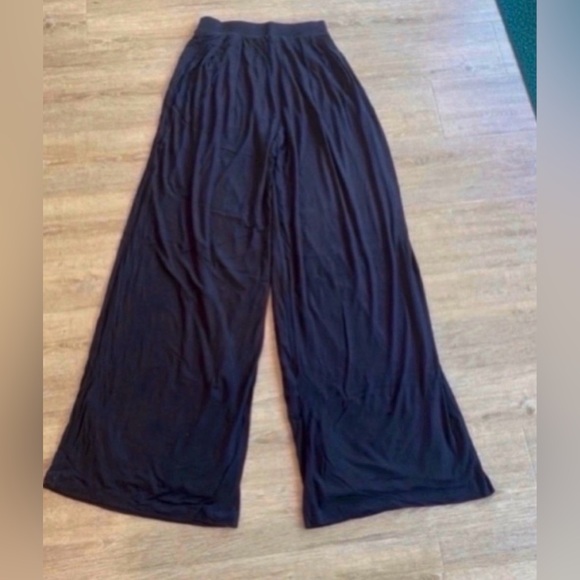 Women’s Black Self-Double Layer Wide Leg Pants Medium - Picture 2 of 4